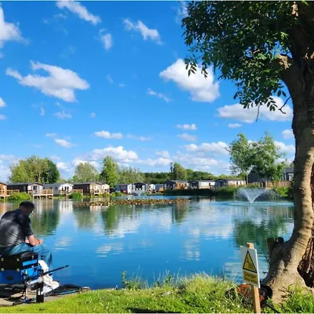 Brickyard Lakes Tranquil Holiday home *