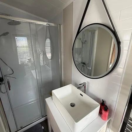 2-bed Sleeps 4 Pet Friendly * モルトン