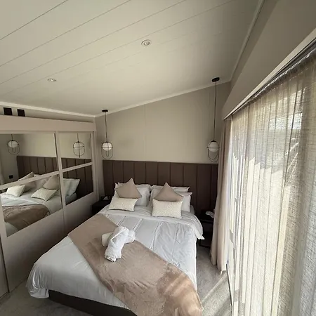 2-bed Sleeps 4 Pet Friendly 別荘